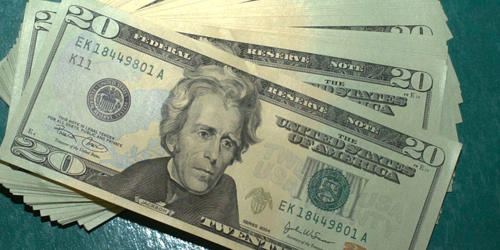 Apesar de guerra, dólar cai 1,27%, e bolsa sobe 3% na semana