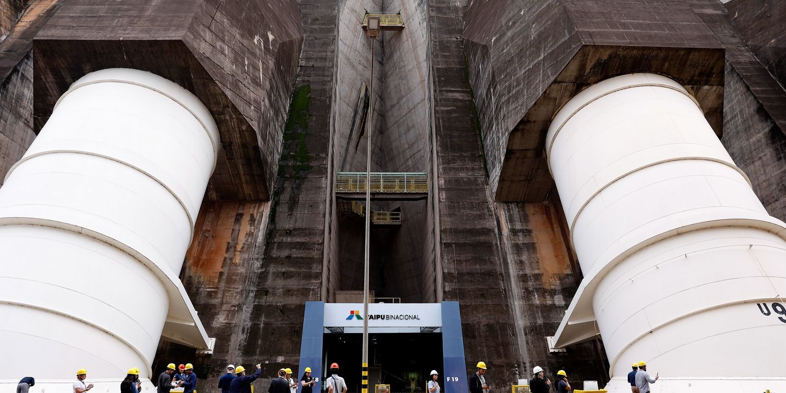 Diretor brasileiro de Itaipu garante tarifa reduzida em 2027
