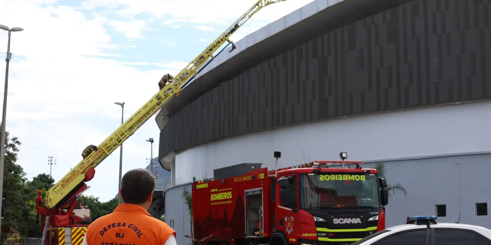 Incêndio no Velódromo no Rio é controlado; pista não teve impacto