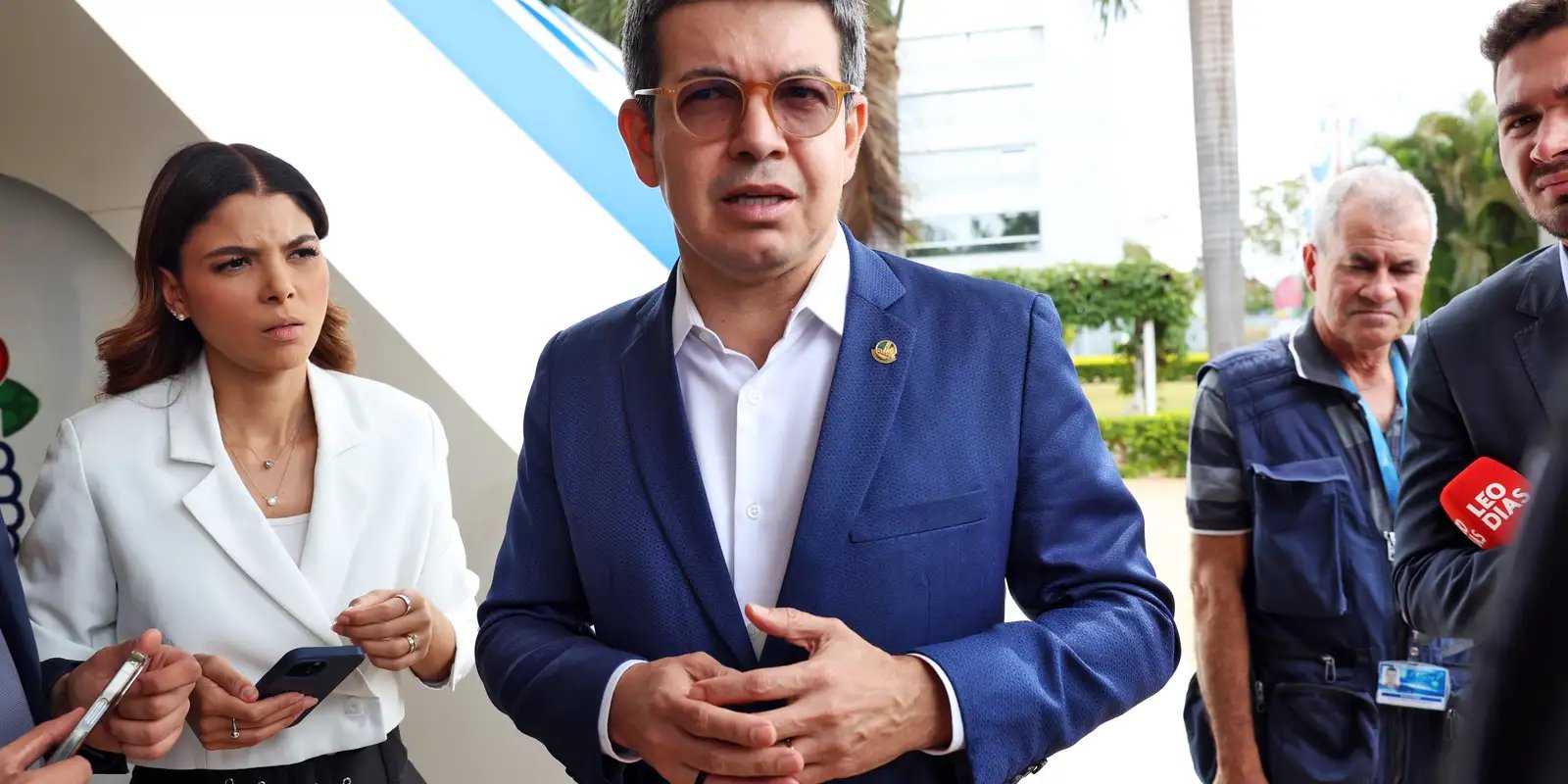 Randolfe Rodrigues afirma que governo deve indicar outro nome para STF