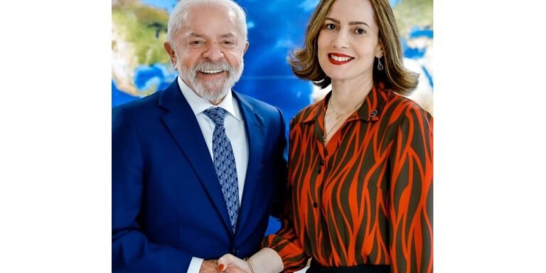 Servidora Ana Cristina Viana assume comando do INSS