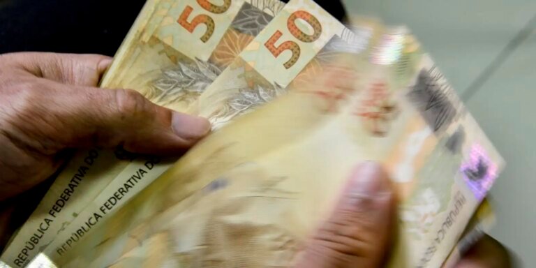 Caixa começa a pagar Bolsa Família de maio