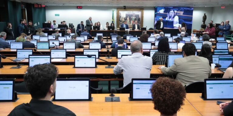 Comissão da Câmara aprova redução da maioridade penal para 16 anos