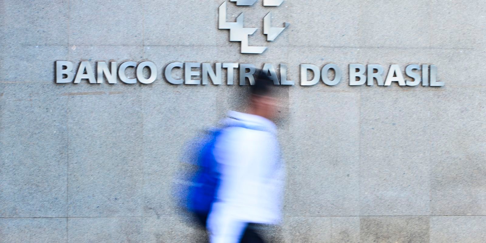 Mercado eleva projeção de inflação e vê Selic em 14% ao ano em 2026
