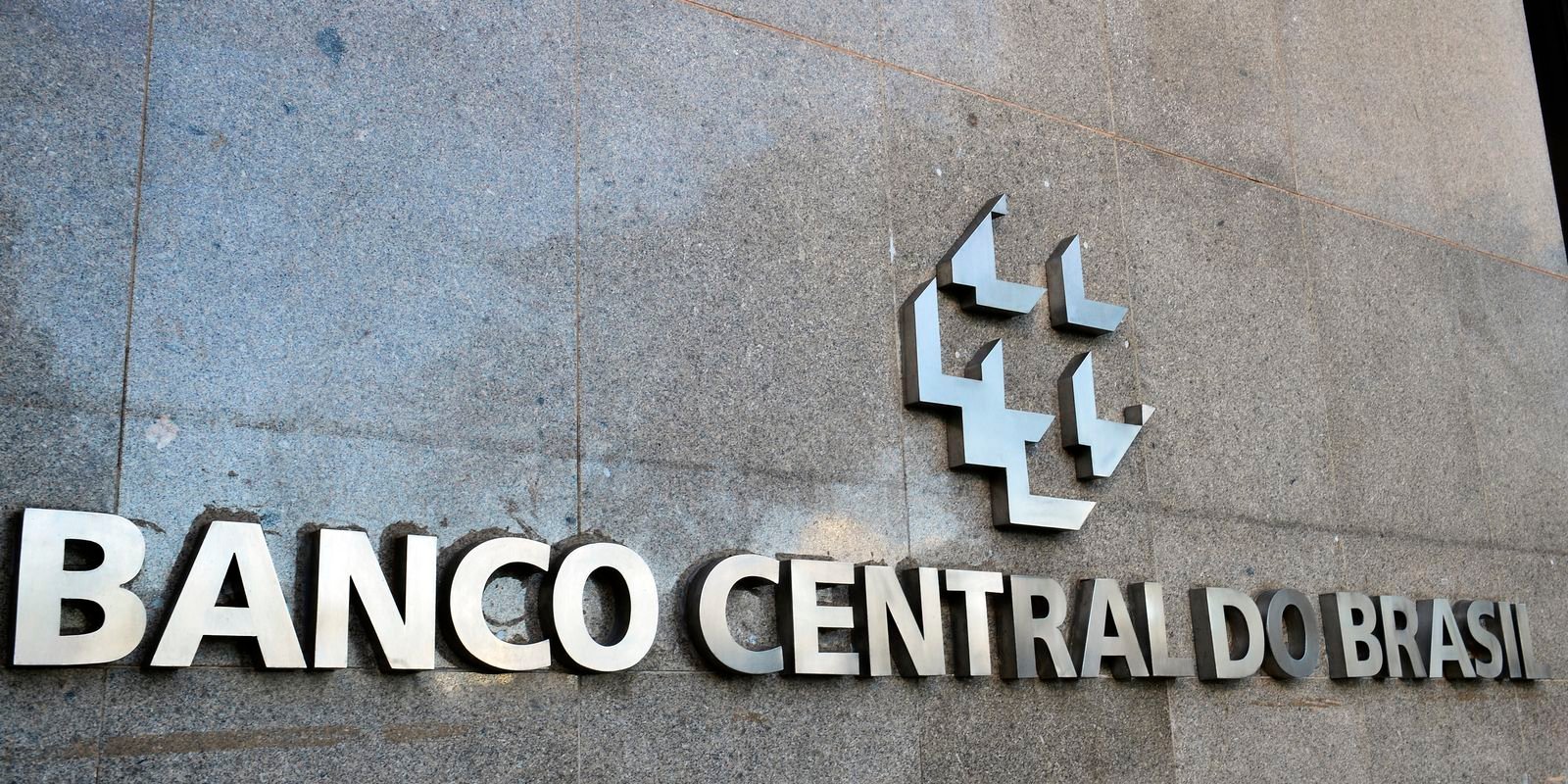 Mercado financeiro eleva previsão da Selic para 13,75% ao ano