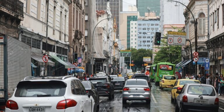 Rio: maioria dos carros roubados está em áreas controladas pelo crime