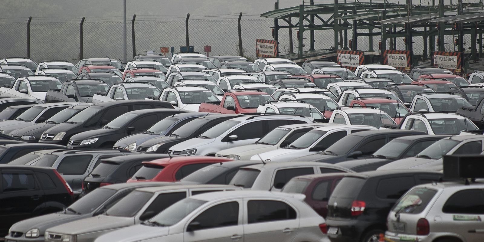 Venda de veículos novos no país sobe 15% até maio