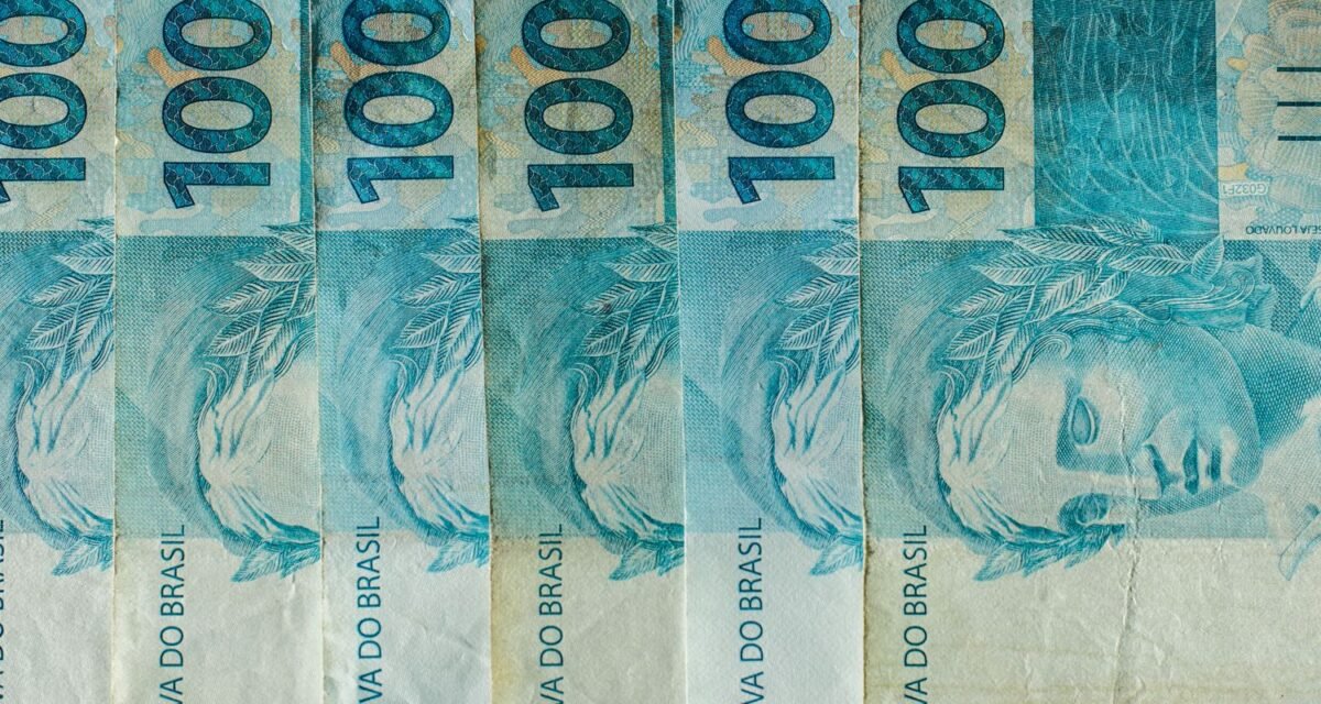 Caixa paga Bolsa Família de julho a beneficiários com NIS de final 4