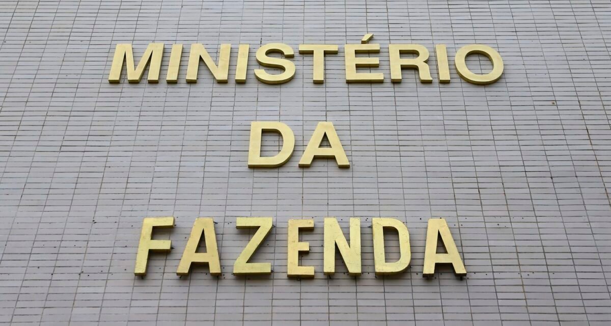 Com precatórios, previsão de déficit primário soma R$ 52 bilhões