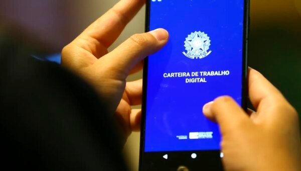 Desemprego no 2º trimestre é 5,4%, o menor já registrado no período