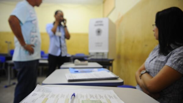 Mesários têm papel fundamental na garantia do processo eleitoral