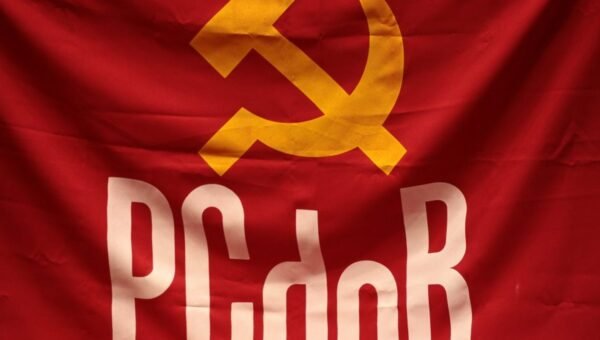 PCdoB oficializa apoio à candidatura de Lula