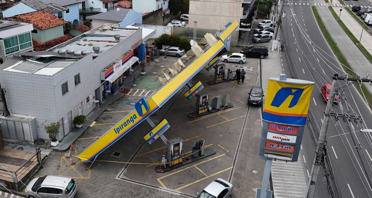 Polícia investiga morte de três eletrocutados após ventania no Rio