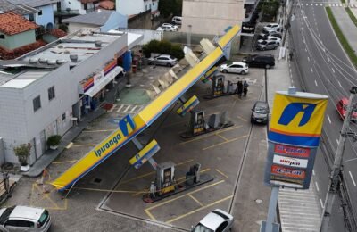 Polícia investiga morte de três eletrocutados após ventania no Rio