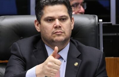 Alcolumbre destrava PEC do fim da 6x1 após conversas com Lula
