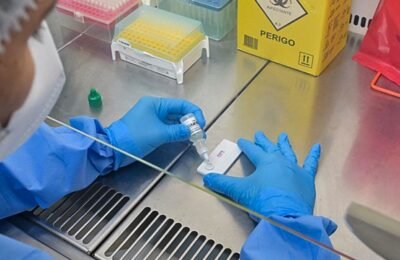 Anvisa atualiza regras sobre controle de qualidade em laboratórios