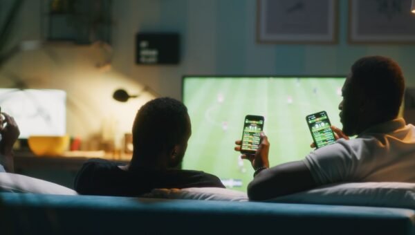 Apostadores de bet em periferias buscam ajuda após vida virar pesadelo