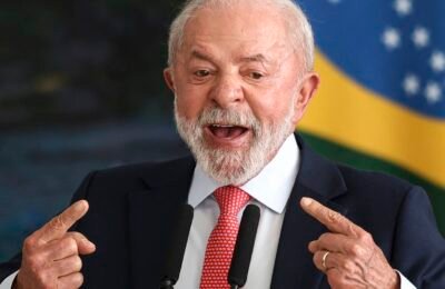 Atitude irresponsável, diz Lula após revogação de visto de embaixadora