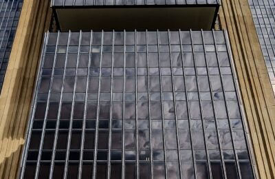 BC aponta desaceleração da inflação, mas mantém alerta sobre riscos