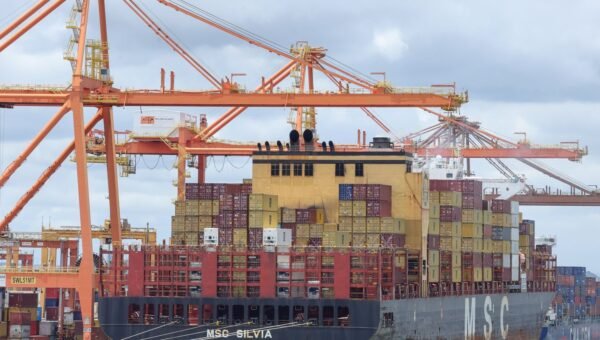 Balança comercial de julho tem superávit de US$ 7 bilhões