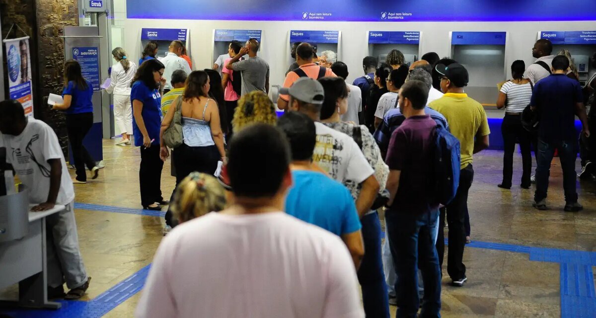 Bancários farão paralisação de 24 horas nesta quinta-feira