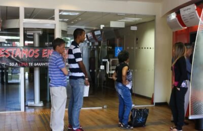 Bancários fazem paralisação nacional de 24 horas nesta quinta-feira