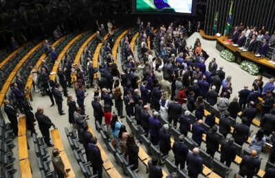 Câmara deve decidir sobre "taxa das blusinhas" nesta segunda