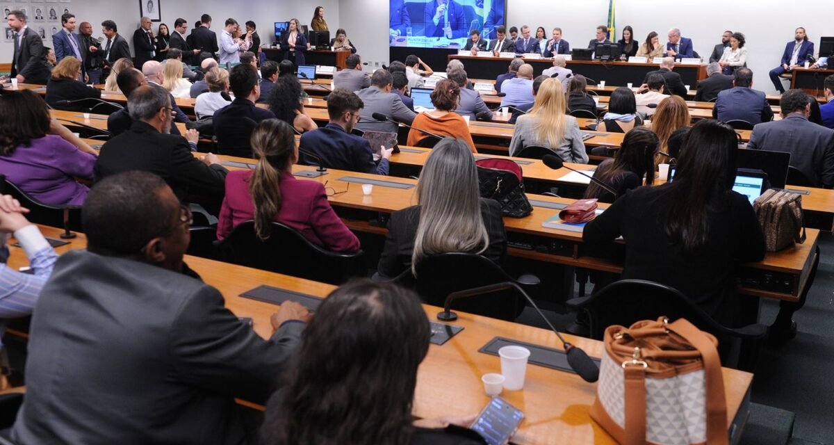 Câmara instala comissão sobre PEC da redução da maioridade penal