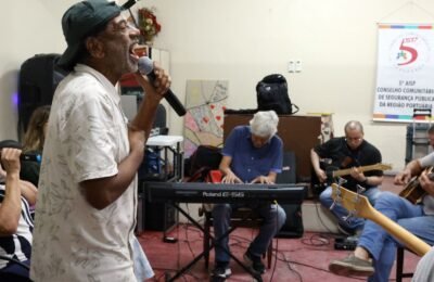 Com 25 anos, grupo musical de pacientes psiquiátricos lança novo álbum