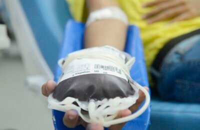Doação de sangue: espera para quem fez tatuagem e piercing será menor