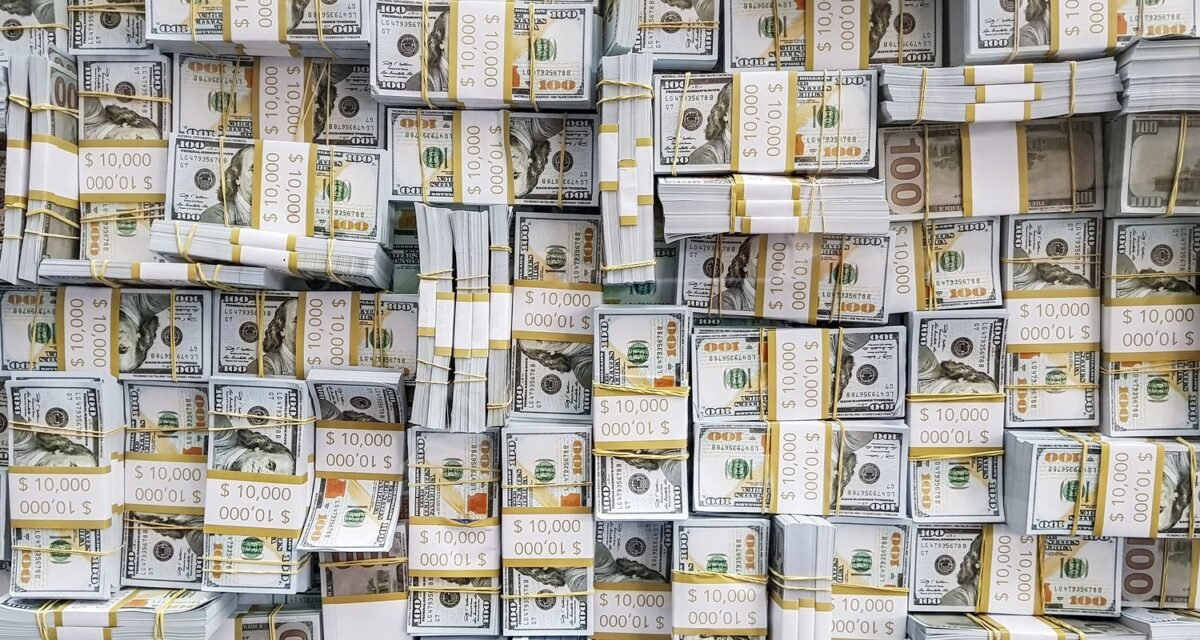 Dólar cai a R$ 5,14 com alívio no mercado externo