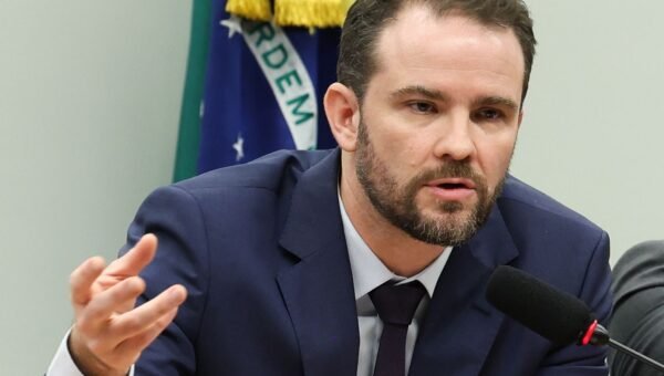 Durigan defende que Brasil deve ampliar relações comerciais