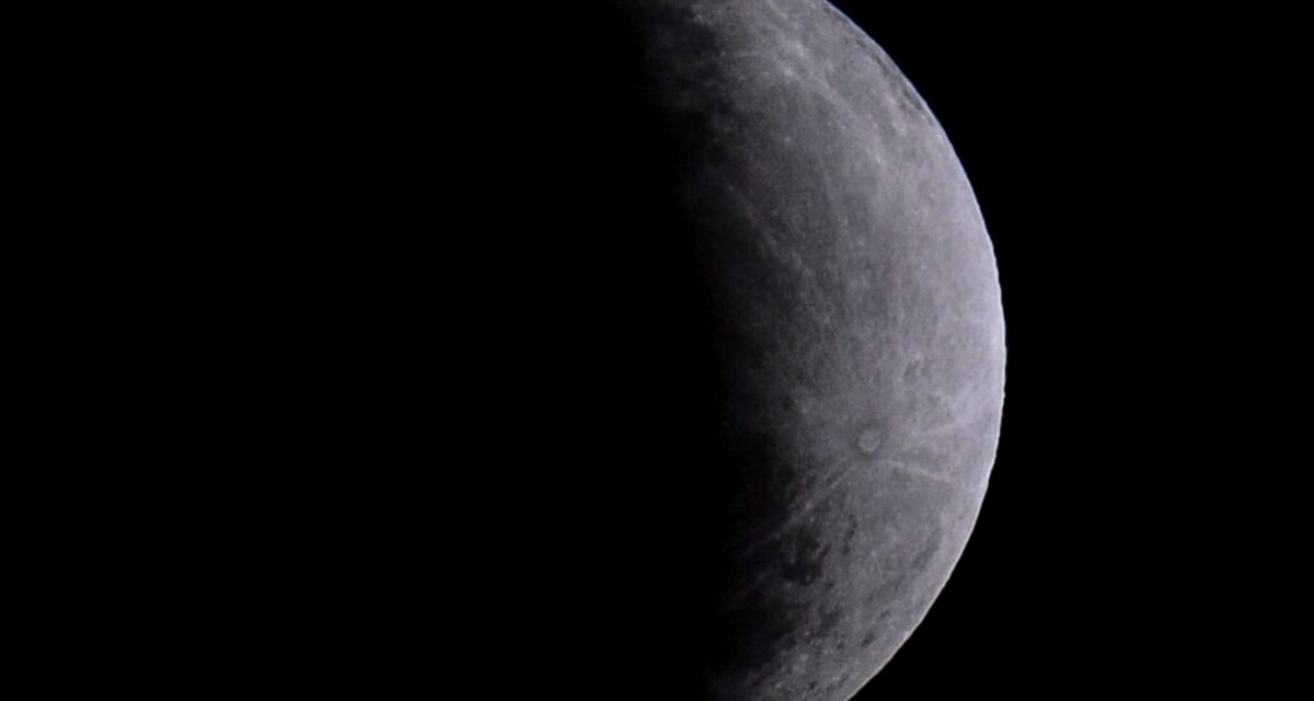 Eclipse parcial da Lua nesta quinta-feira será visto em todo o Brasil