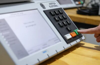 Eleitores participam de eleição simulada no Maranhão