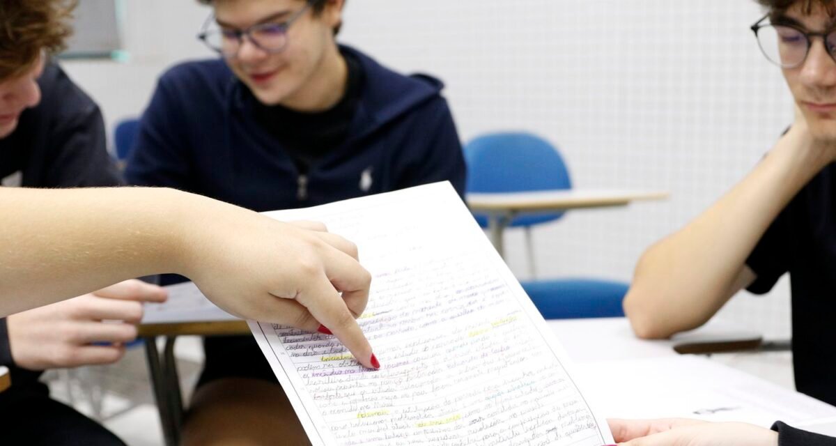 Encceja 2026: alunos já podem consultar cartilha de redação