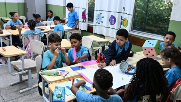 Ensino integral acelera aprendizado de vulneráveis, aponta estudo Agência Brasil