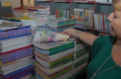 Escolas têm até 8 de setembro para escolher livros didáticos para 2027