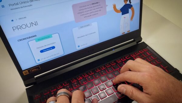 Estudante deve comprovar até hoje informações de inscrição no Prouni