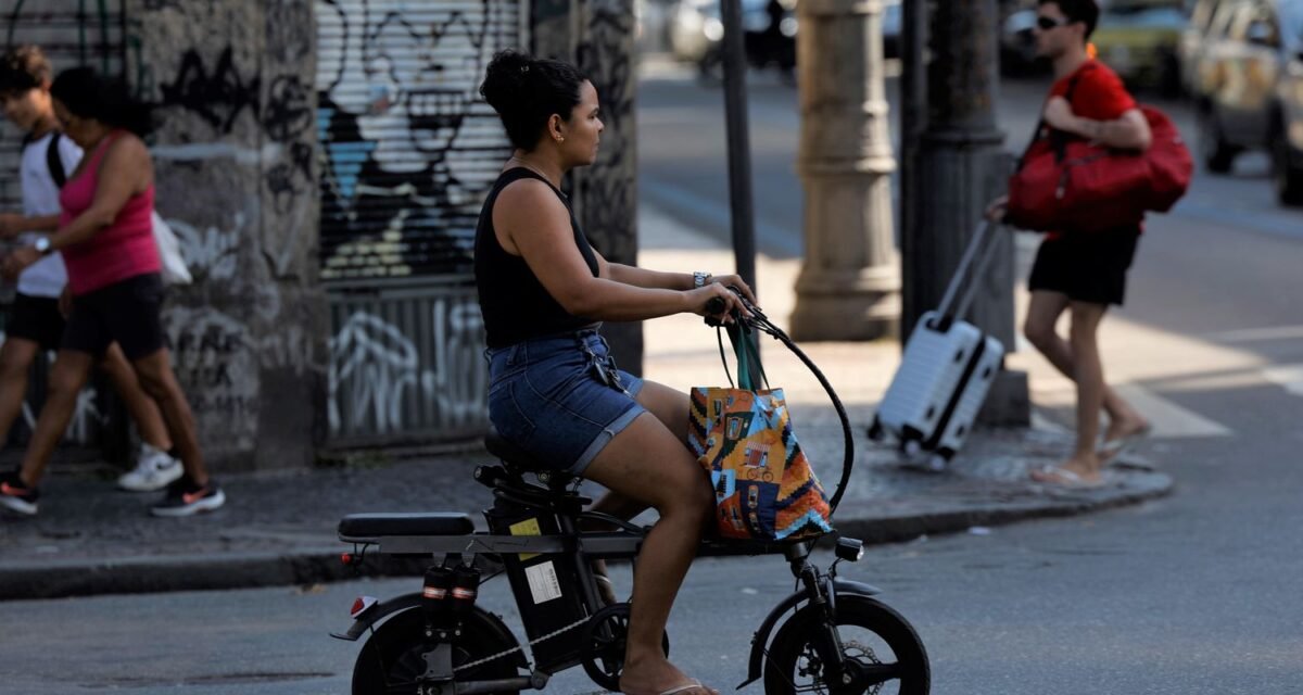 Fenômeno das bikes elétricas é tema do Caminhos da Reportagem