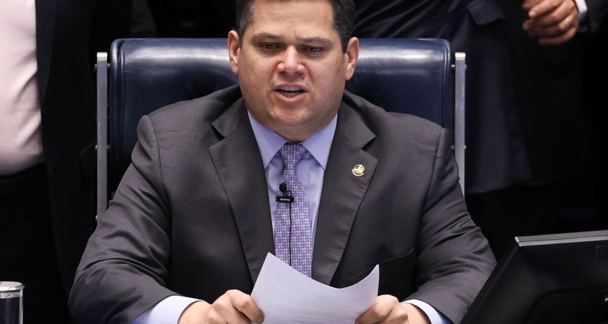 Governo pede a Alcolumbre que instale comissão sobre MP das Blusinhas
