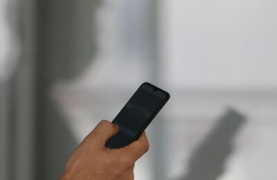 Mais de 830 mil celulares foram subtraídos em 2025, aponta relatório