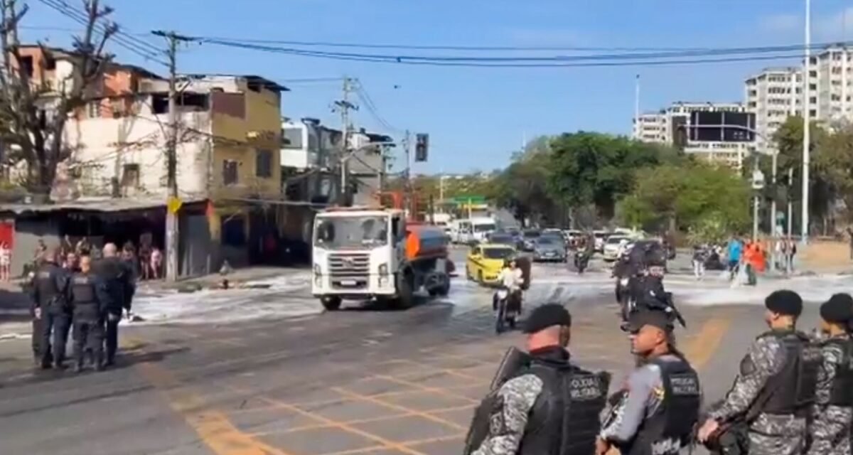 Manifestações contra ação da polícia bloqueiam vias do Rio
