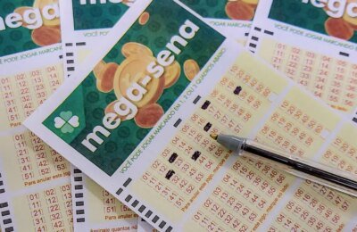 Mega-Sena acumula para R$ 135 milhões; confira as dezenas sorteadas