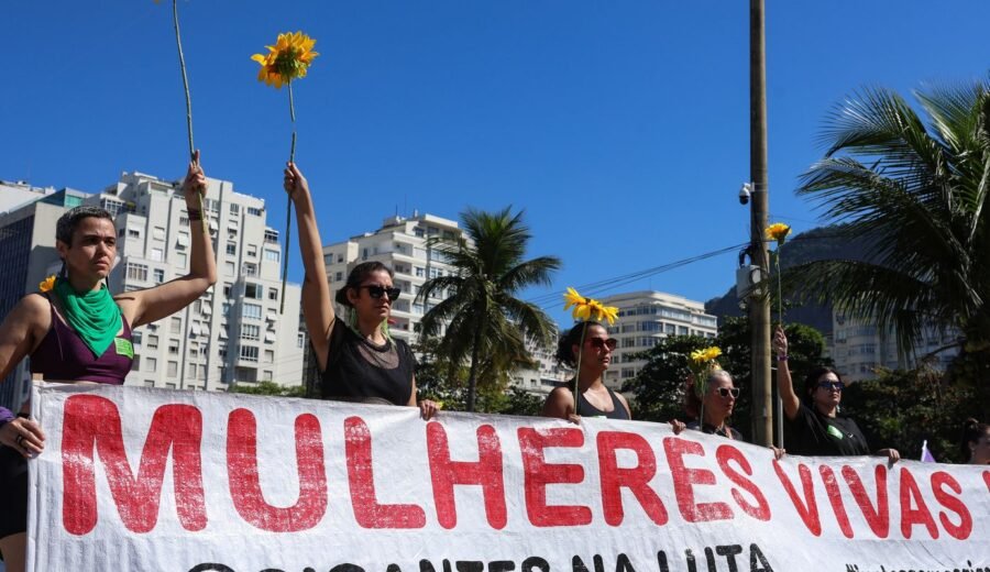 Mulheres vão às ruas pela votação do PL da Misoginia