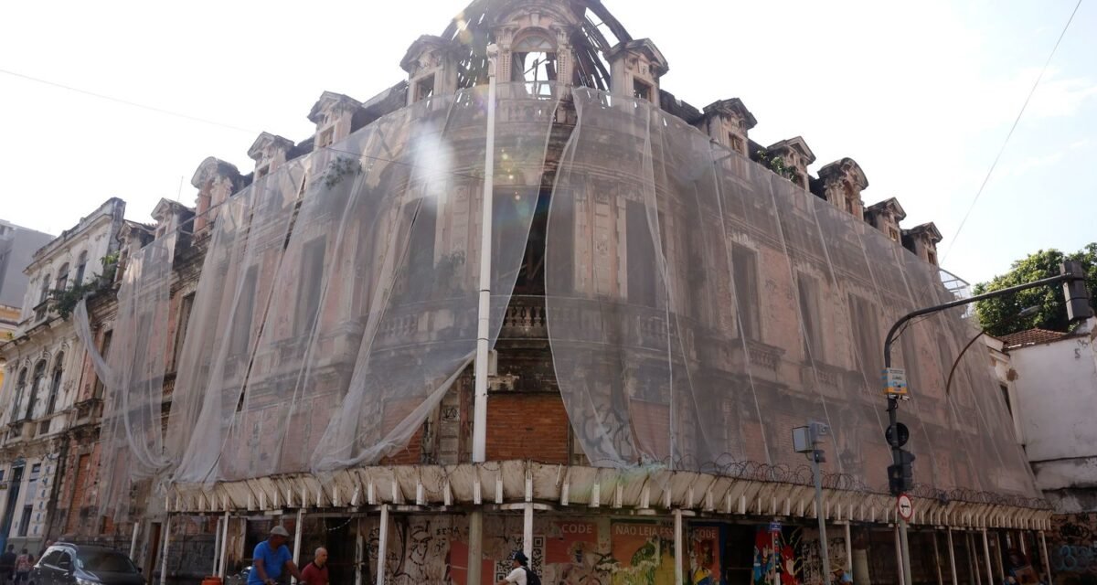 Palacete Imperial acumula denúncias de abandono no centro do Rio