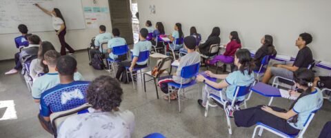 Pé-de-Meia começa a pagar quinta parcela de frequência nesta segunda