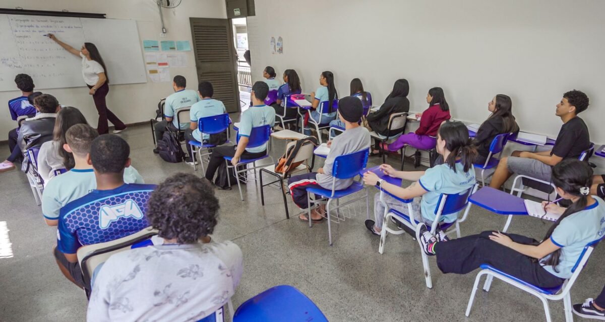 Pé-de-Meia paga hoje 5ª parcela a alunos nascidos em julho e agosto