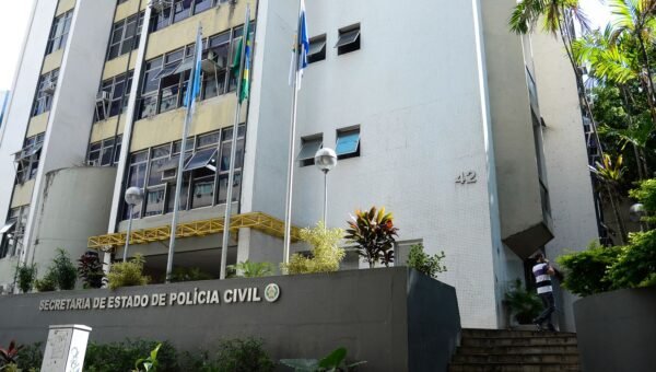Polícia do Rio faz operações para prender dezenas de integrantes do CV