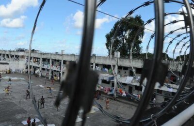Presídios combatem entrada de itens proibidos para facções criminosas
