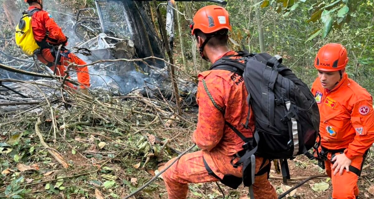 Quatro pessoas morrem em queda de helicóptero no Rio de Janeiro
